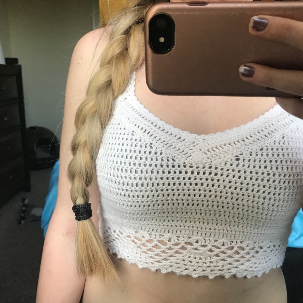 💎💎NWOT CROCHET CROP TOP